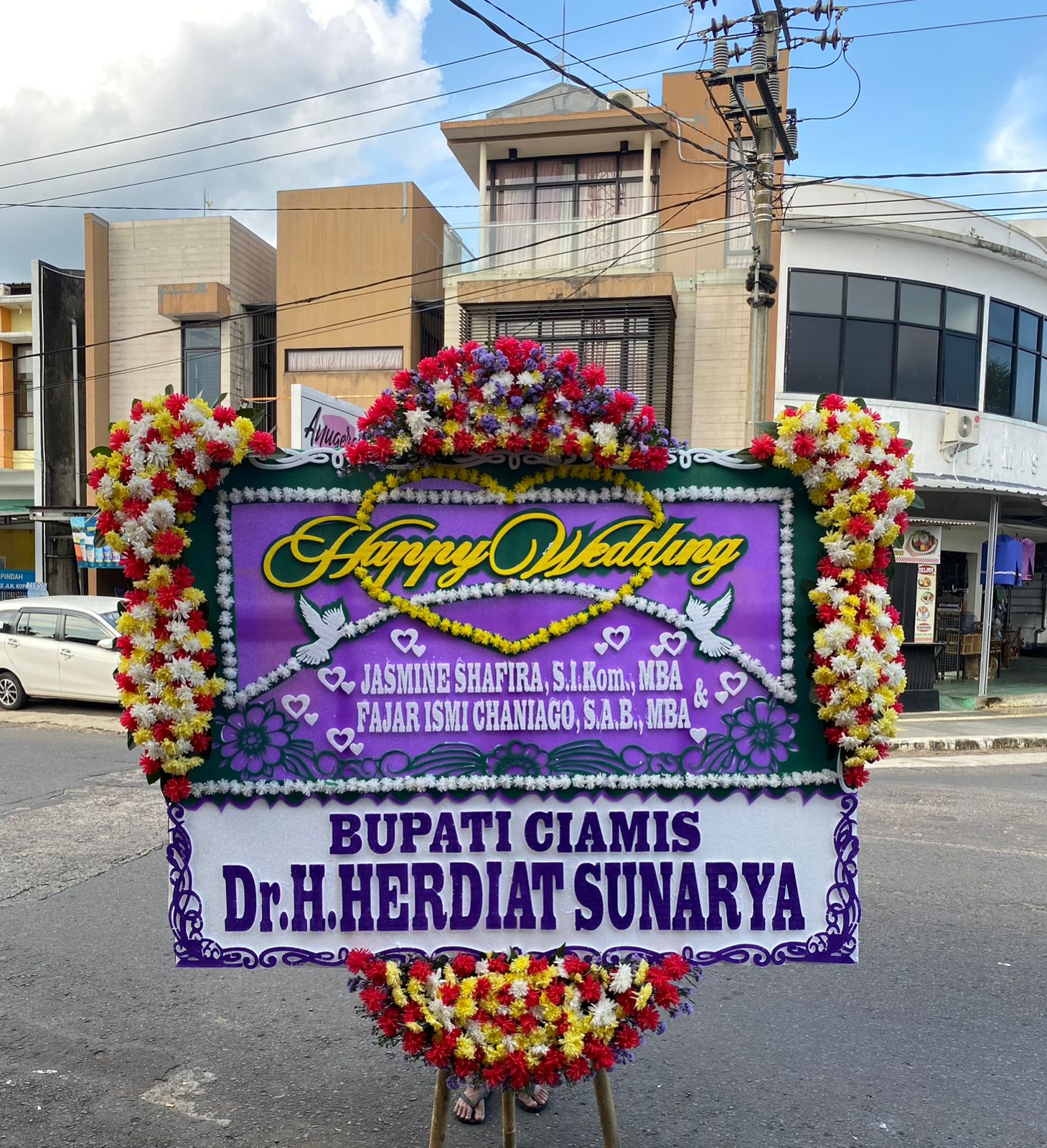 Karangan Papan Bunga Happy Wedding di Tasikmalaya
