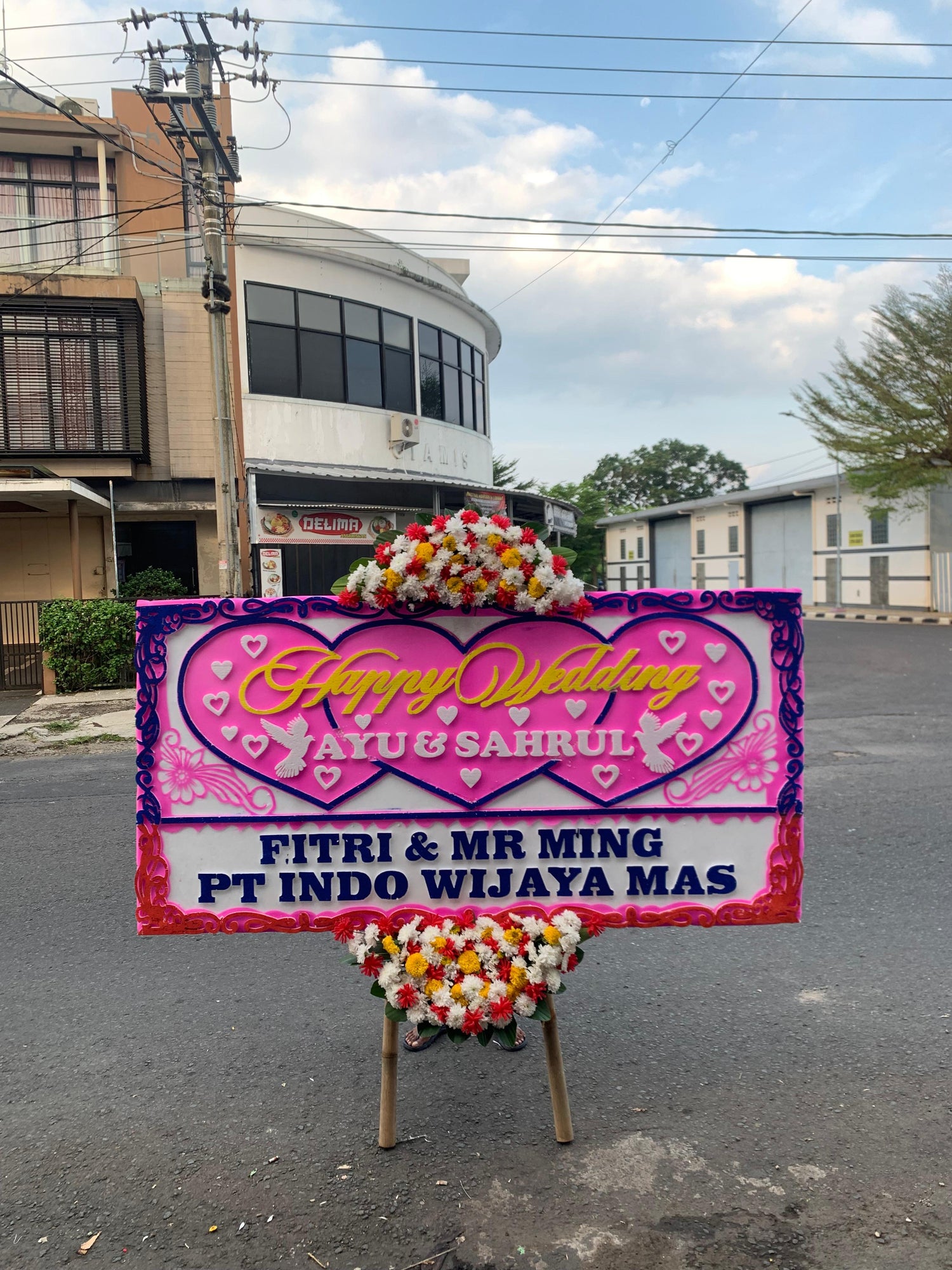Karangan Bunga Papan Happy Wedding di Tasikmalaya