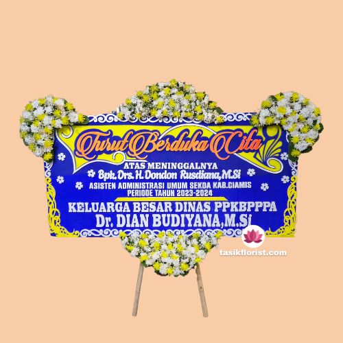 Karangan bunga papan di Kalibagor, Jawa Tengah 