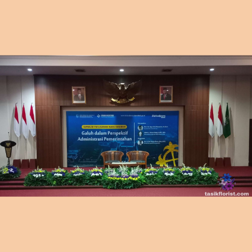 Karangan  Bunga Dekorasi Podium
